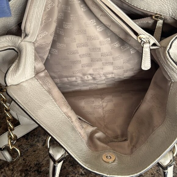 MICHAEL KORS HAMILTON Hobo Shoulder Satchel Purse Ivory Pebble Leather - Picture 11 of 11